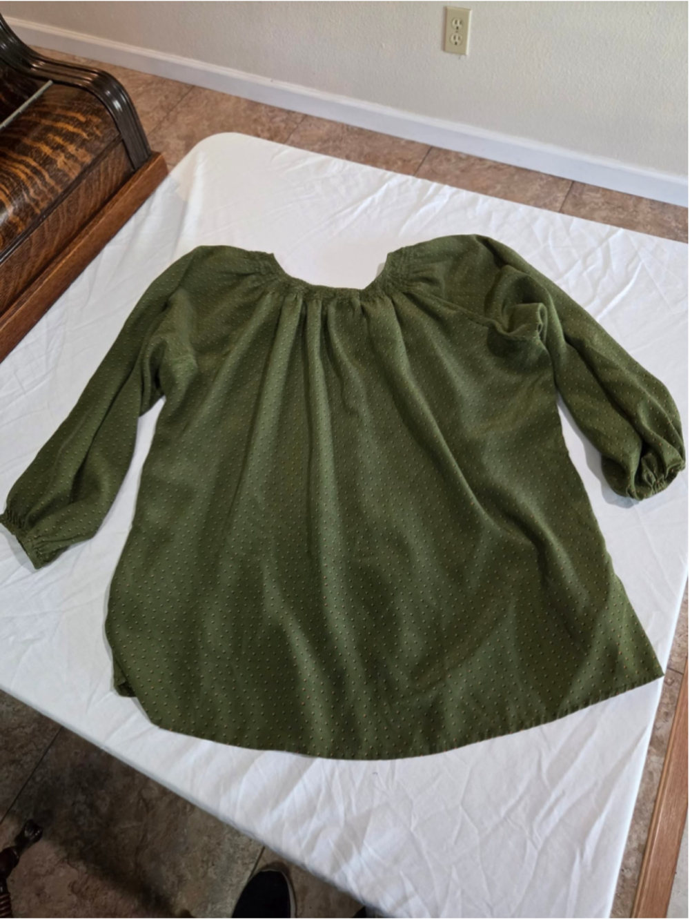 Tucker NYC 100% Silk Olive Green Polka Dot The Classic Blouse L/XL - Picture 3 of 6